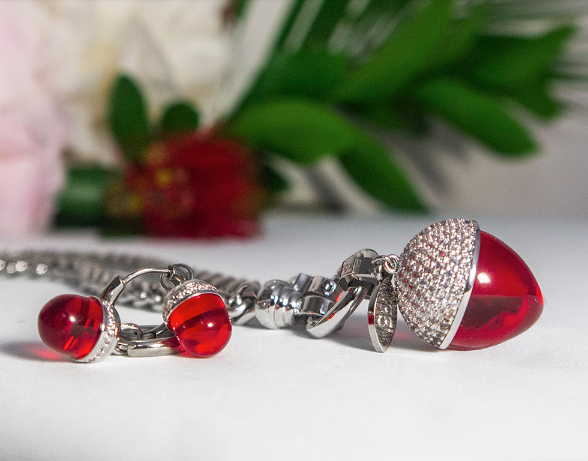 **LIMITED STOCK! ~ Scarlett Acorn Ear Charm + Huggie Set!
